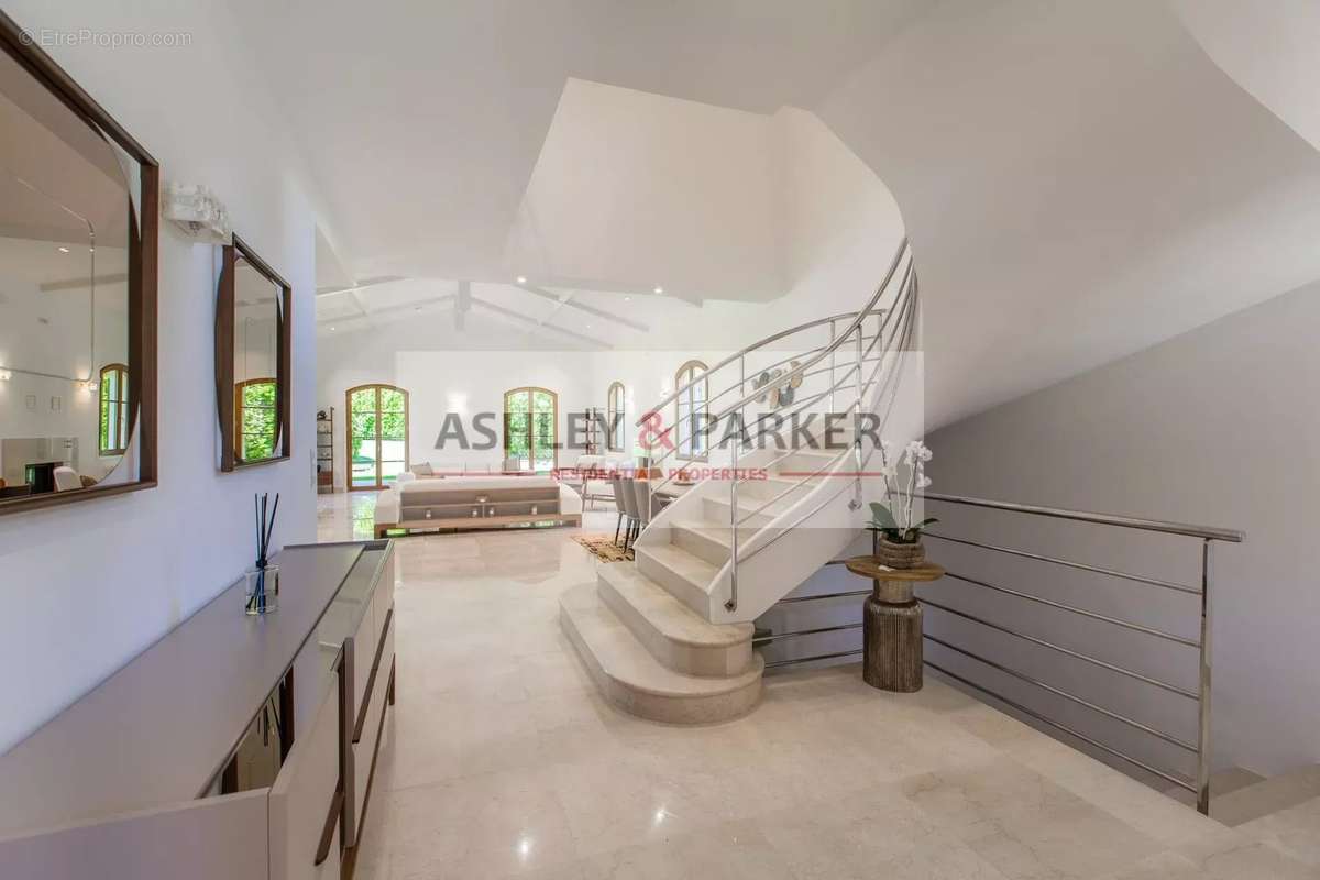 Maison à MOUANS-SARTOUX