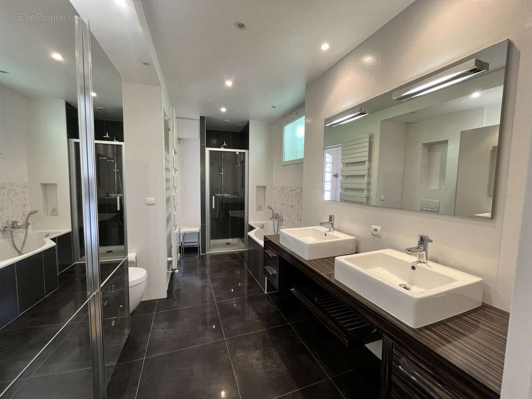 Maison à JOUY-LE-MOUTIER