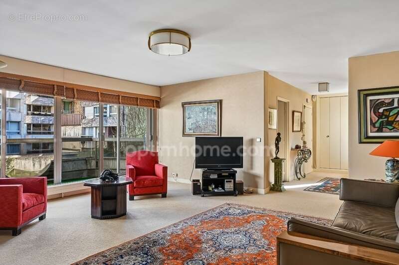 Appartement à PARIS-14E
