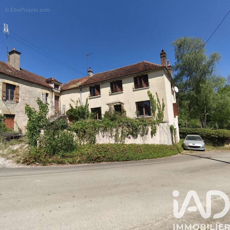 Maison 110 m² à Girolles  - photo 3