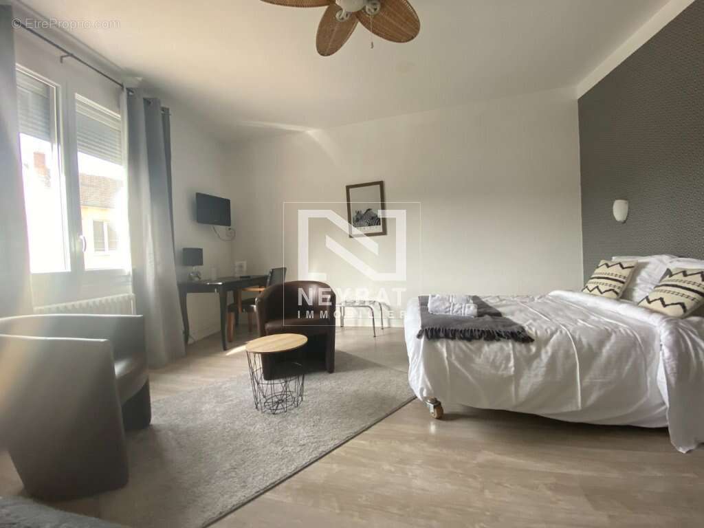 Commerce à PARAY-LE-MONIAL