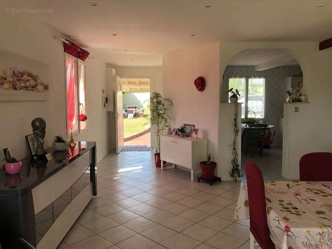 Maison à BAZOCHES-SUR-LE-BETZ