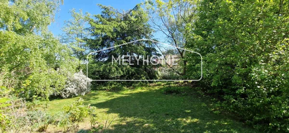 Maison à SAINT-ARNOULT-EN-YVELINES