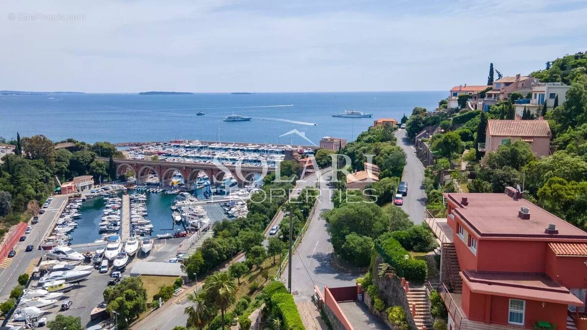 Maison à THEOULE-SUR-MER
