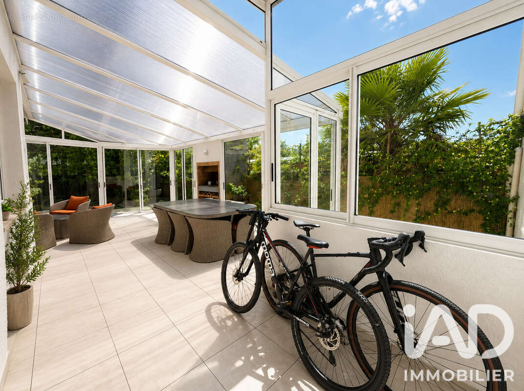 Maison 242 m² à Tarbes  - photo 6