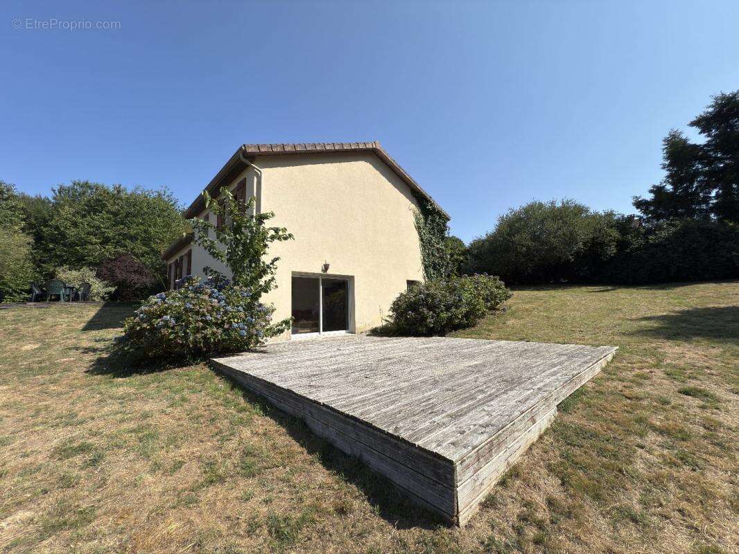 Maison à VERNEUIL-SUR-VIENNE