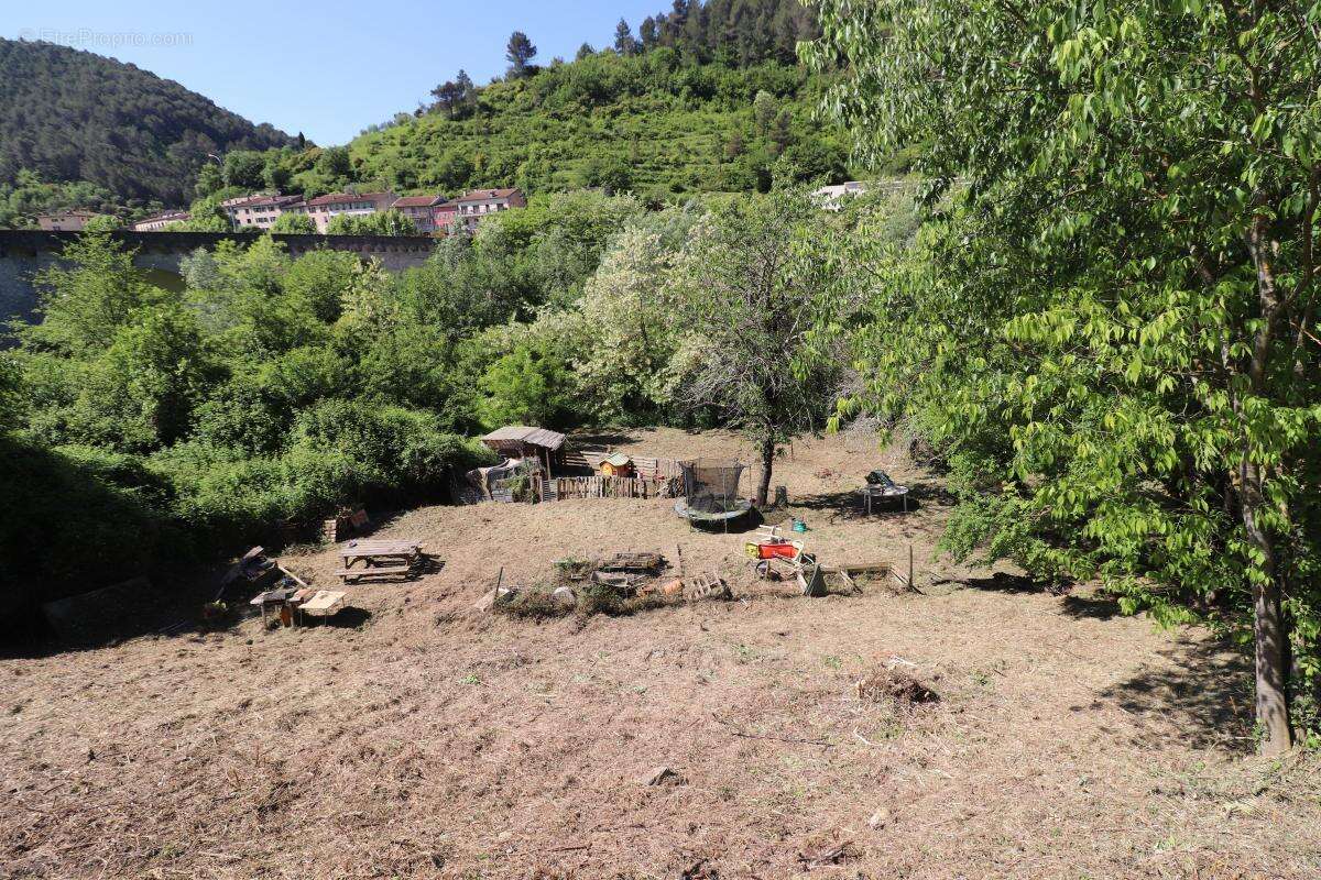 Terrain à L&#039;ESCARENE