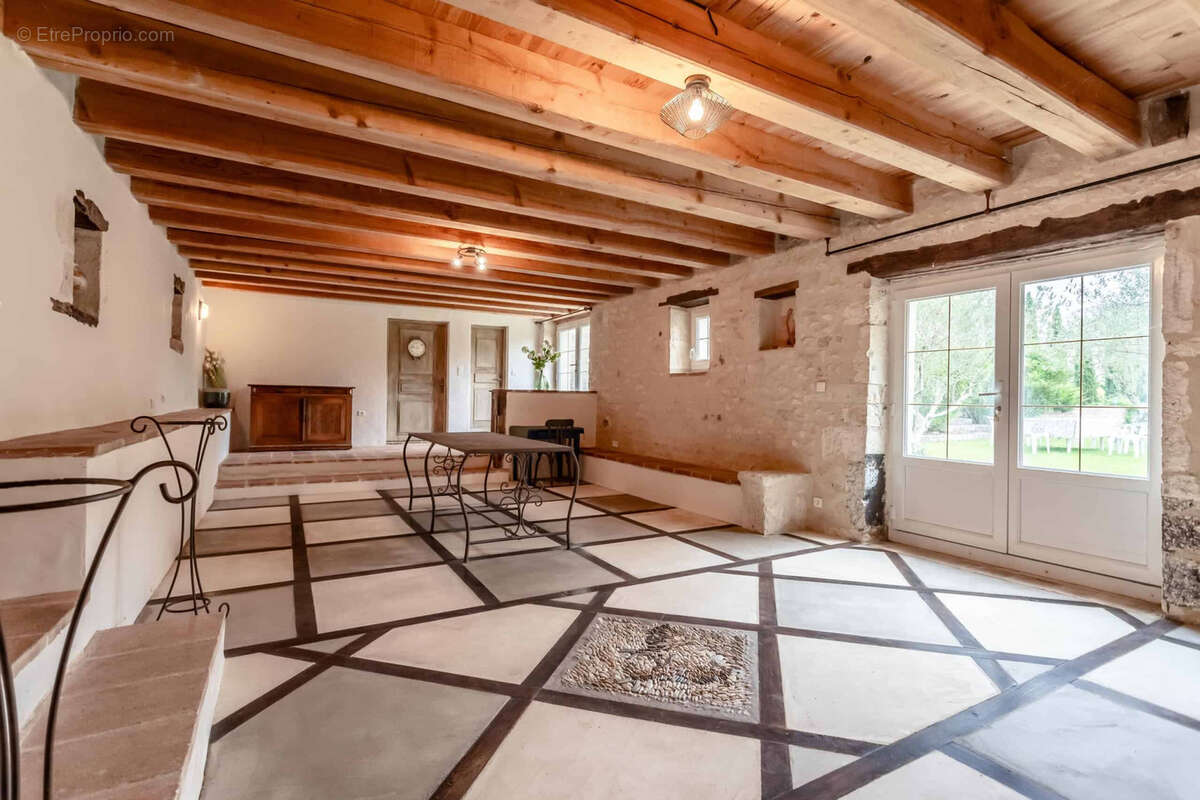Country property with gites, 2 pools, atelier - photo 7