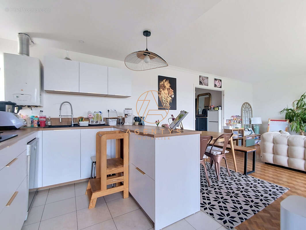 Appartement à SAINT-MAUR-DES-FOSSES