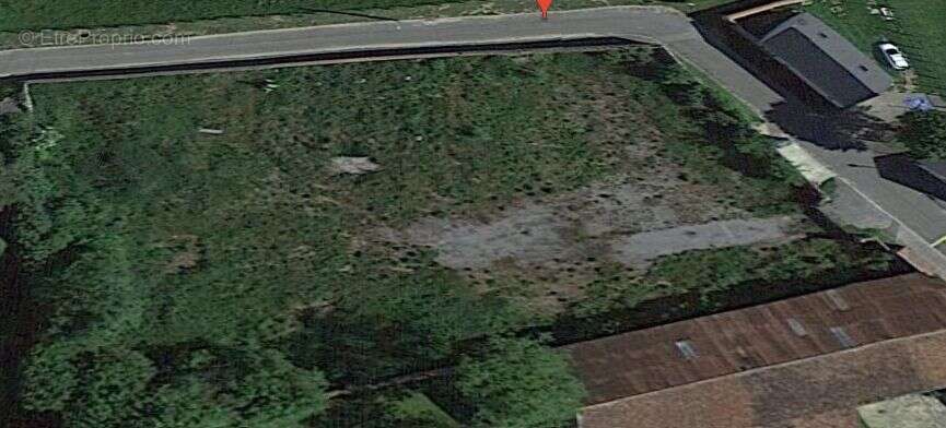 Terrain à SAINT-AUBIN-SOUS-ERQUERY