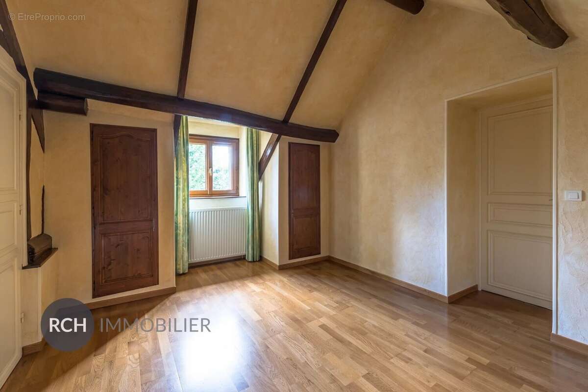 Maison à HOUDAN