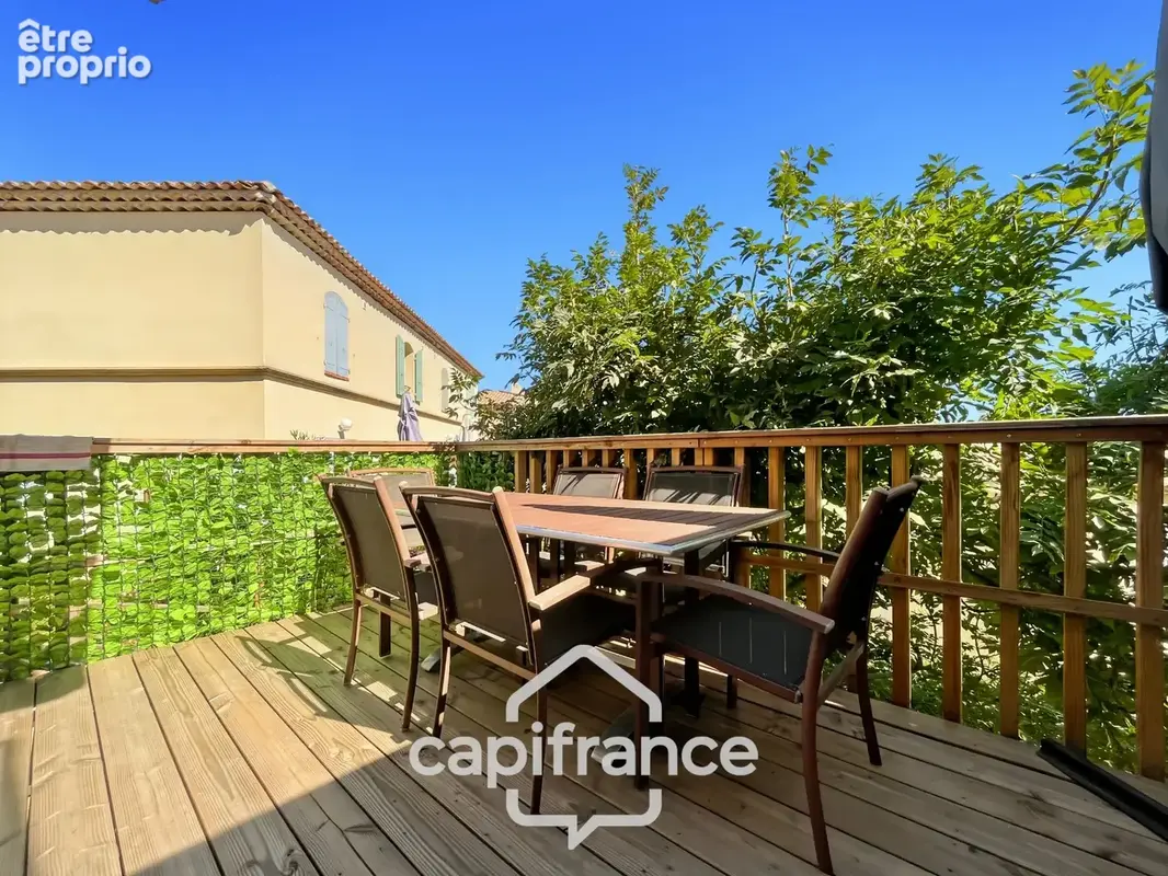 DOMAINE DE PONT ROYAL, maison  de 45 m2 avec vue dégagée , élevée d'un étage, 2 chambres, mitoyenne d'un seul côté, piscine priv - photo 3