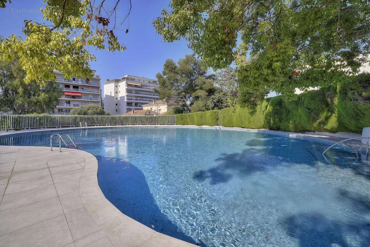 Cannes, Basse Californie - Appartement 4 pièces vue mer  111 m² - photo 7