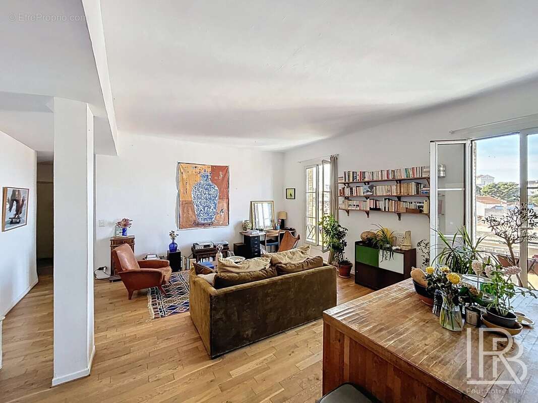 Appartement à MARSEILLE-7E