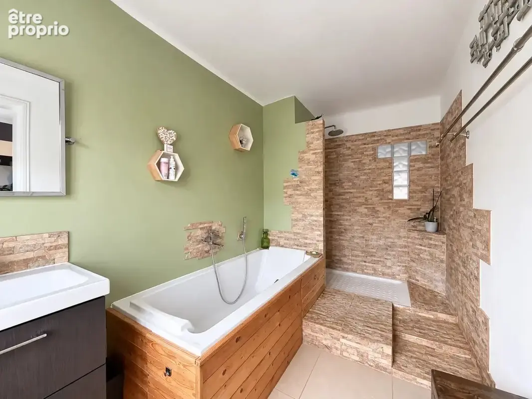 Maison semi-individuelle - 4 chambres - Garage- Jardin - photo 8