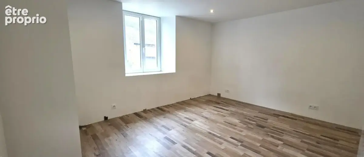 Maison familiale en pierre de 196 m² - petit failly– 4 chambres  – pièce de vie de 73 m² – près de 1 600 m² de foncier – grange  - photo 9