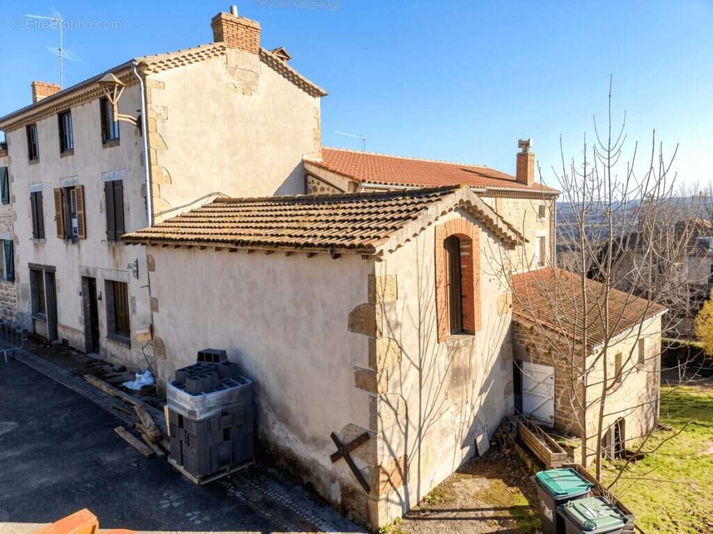 Maison à SAINT-JEAN-DES-OLLIERES