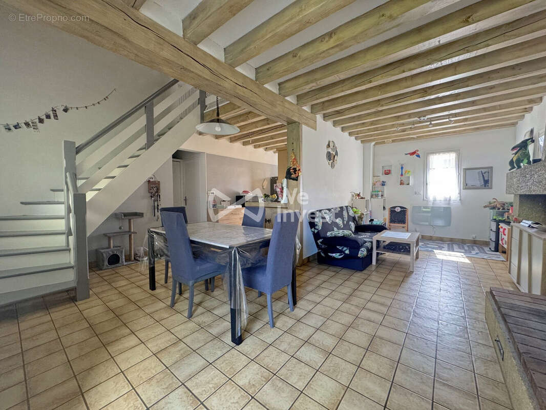 Maison à MOUROUX