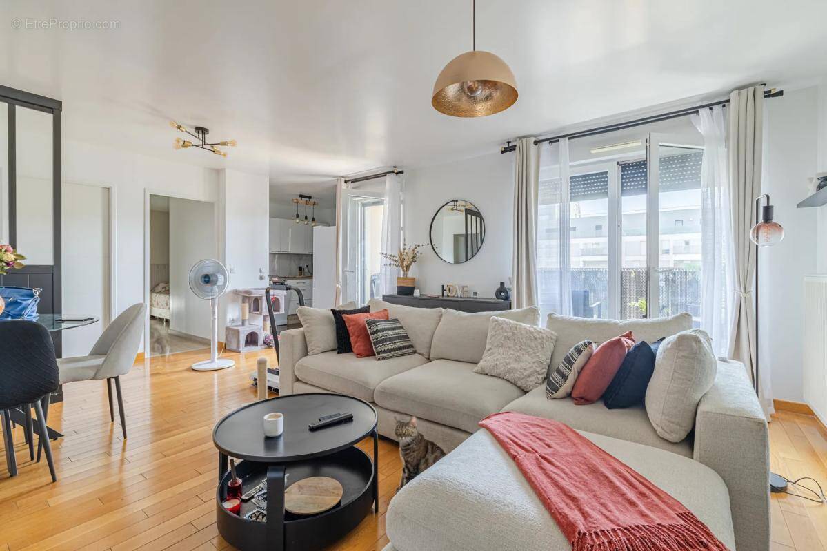 Appartement à FRESNES