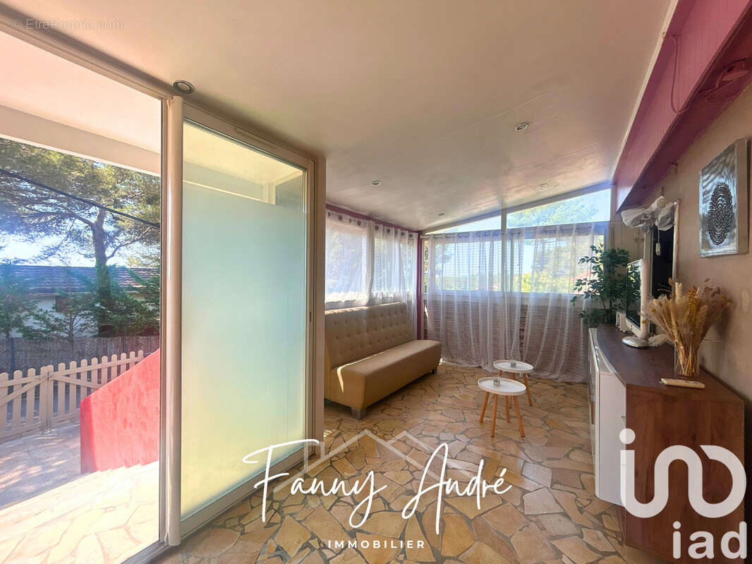 Photo 6 - Maison à LE CASTELLET