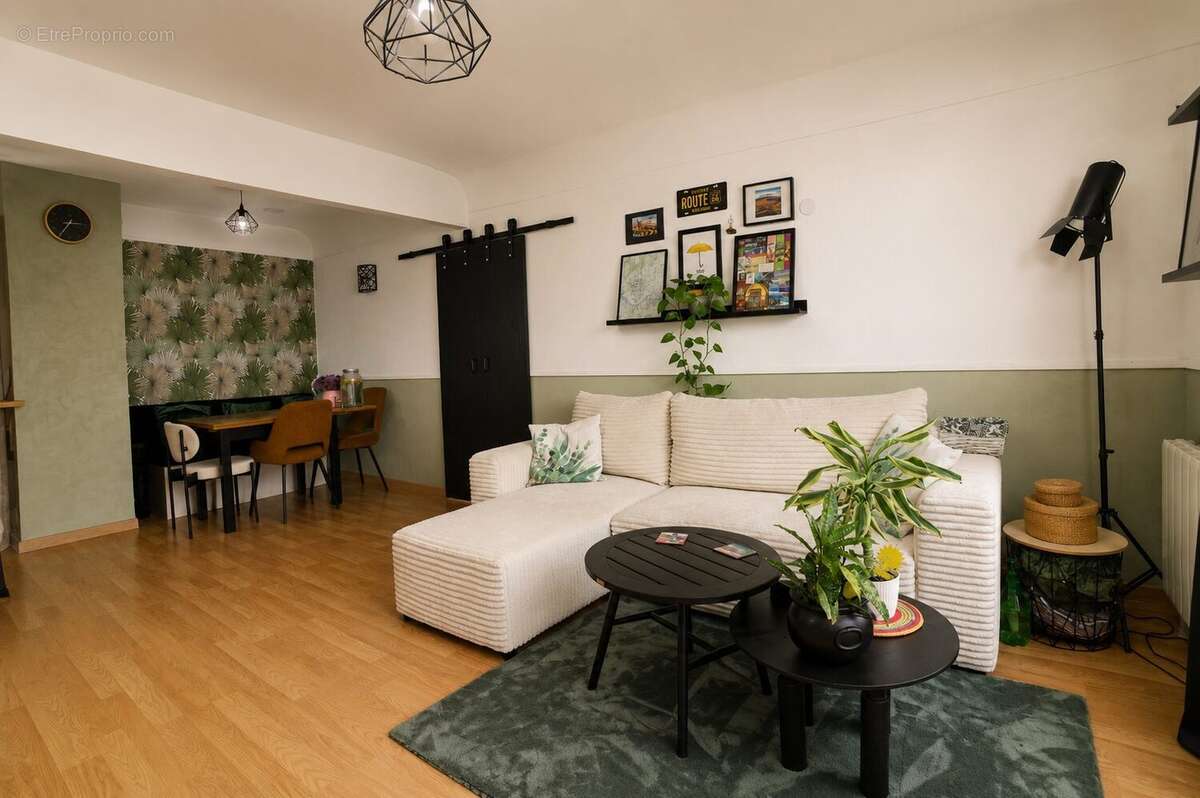 Appartement à COUBRON