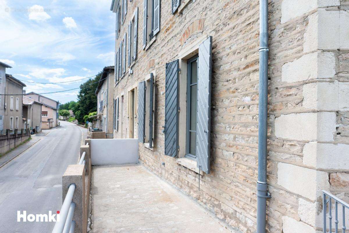 Appartement à SAINT-GEORGES-DE-RENEINS