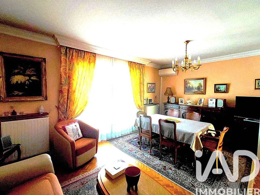 Photo 3 - Appartement à SAINT-PRIEST-EN-JAREZ