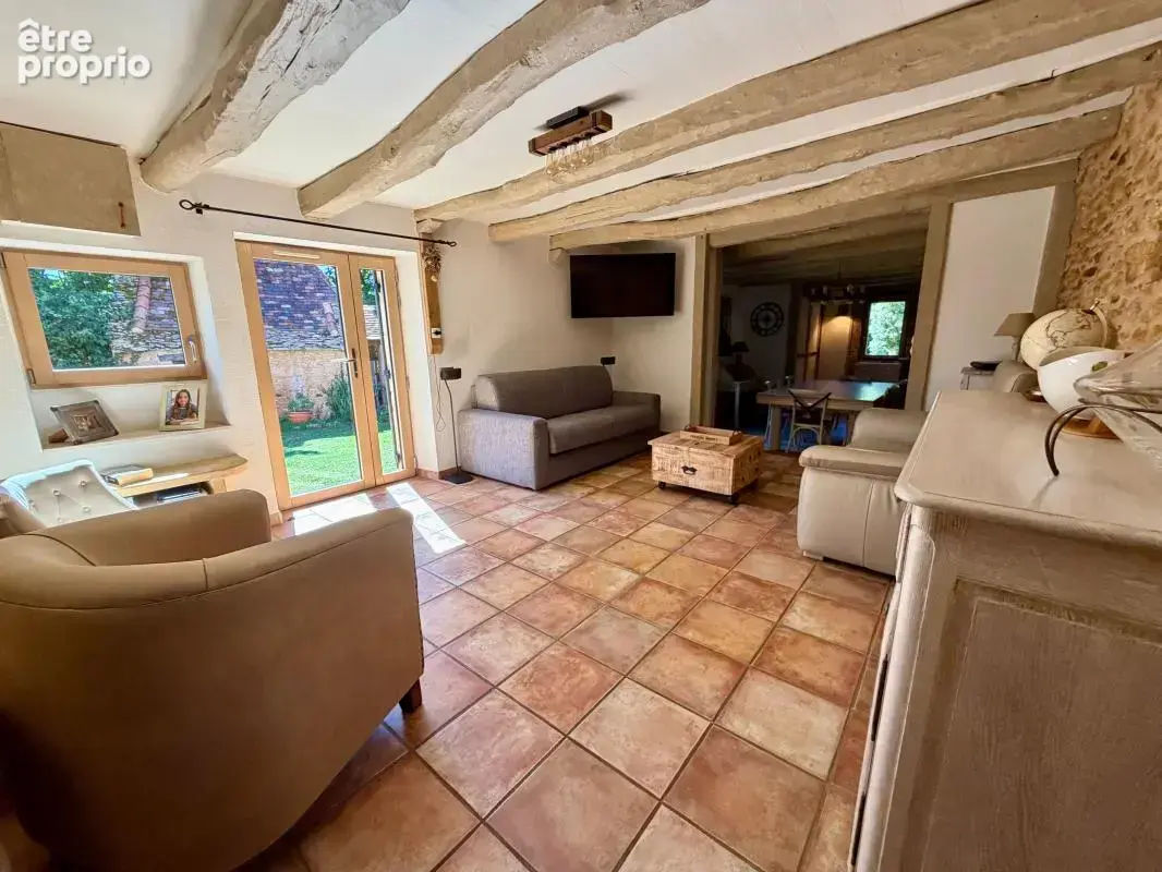 Maison de charme de plain-pied avec 2 roulottes, dépendances et plus de 4 hectares - photo 7