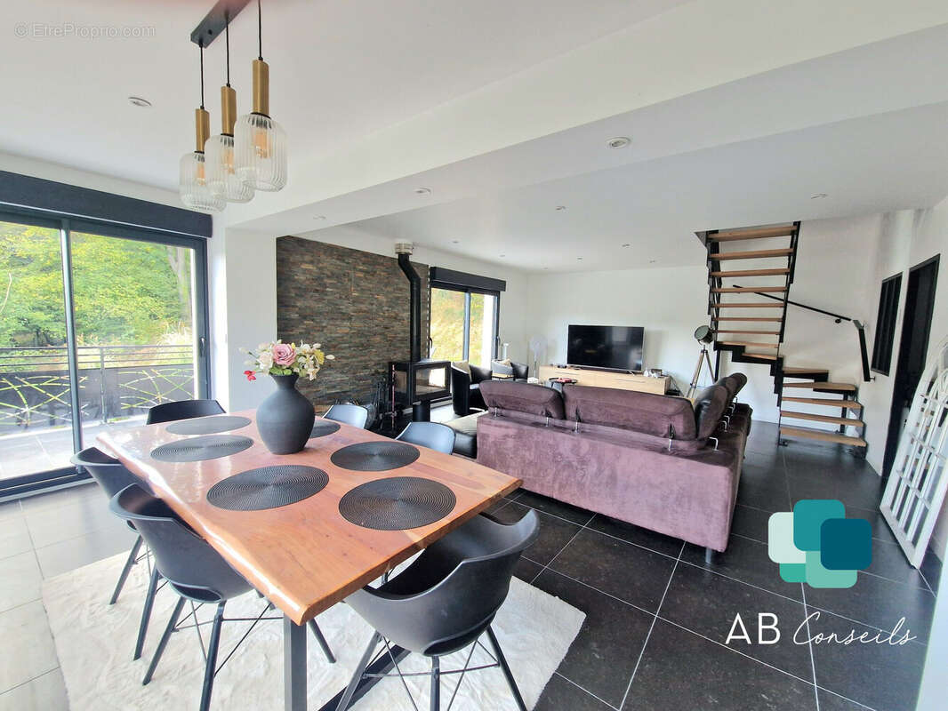 Maison à SAINT-MARTIN-DU-VIVIER