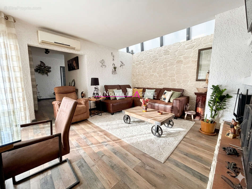 Grande maison atypique avec garage et piscine - photo 3
