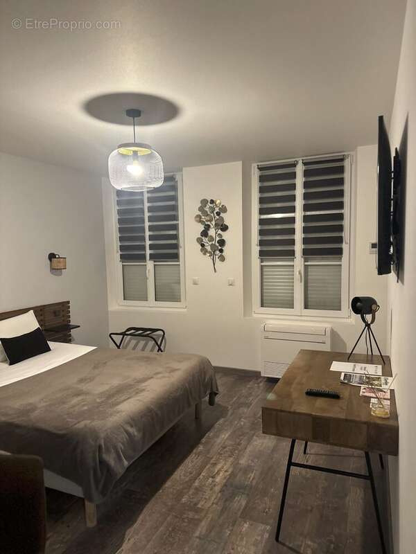 300 m² à Chartres  - photo 2
