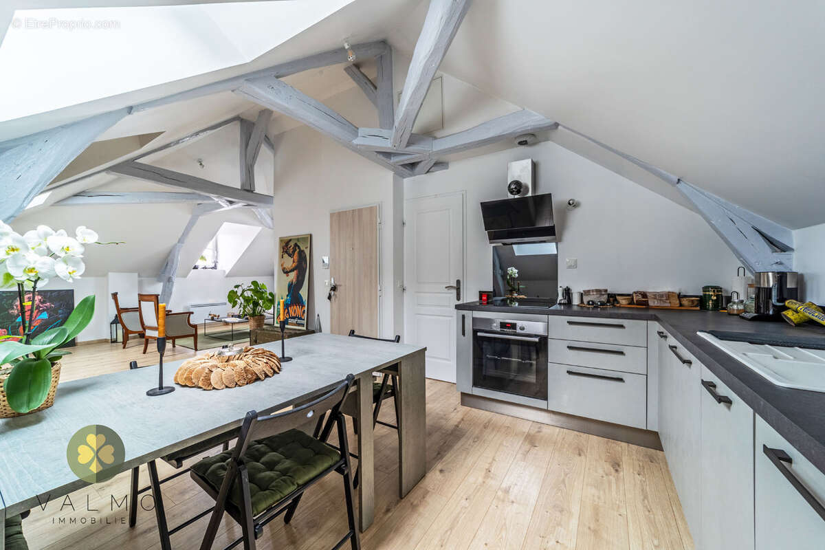 Appartement à NEAUPHLE-LE-CHATEAU