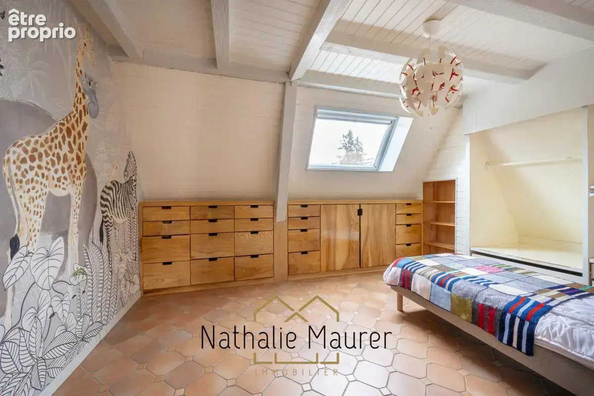 Maison familiale 8 pièces 5 chambres cour dépendances jardin - photo 13