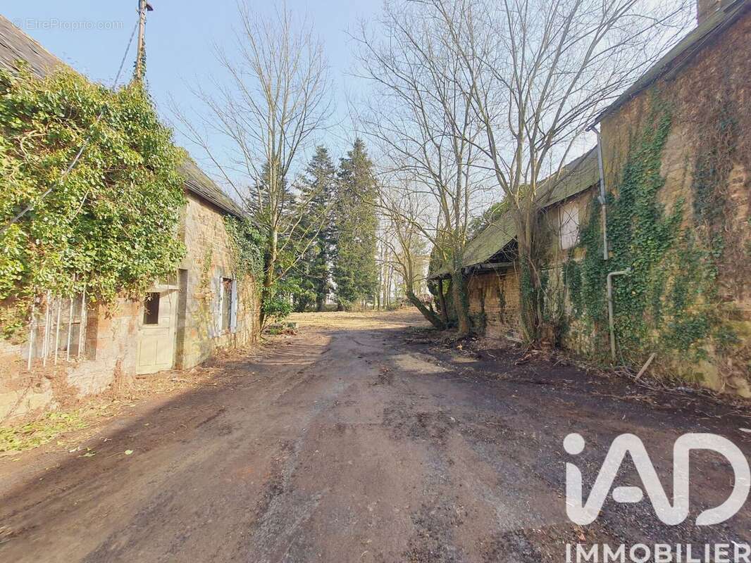 Photo 3 - Maison à BAZOUGES-LA-PEROUSE