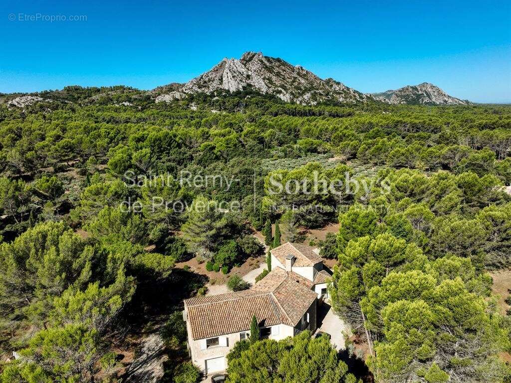 Une maison d'architecte en pierre face aux Alpilles - photo 5