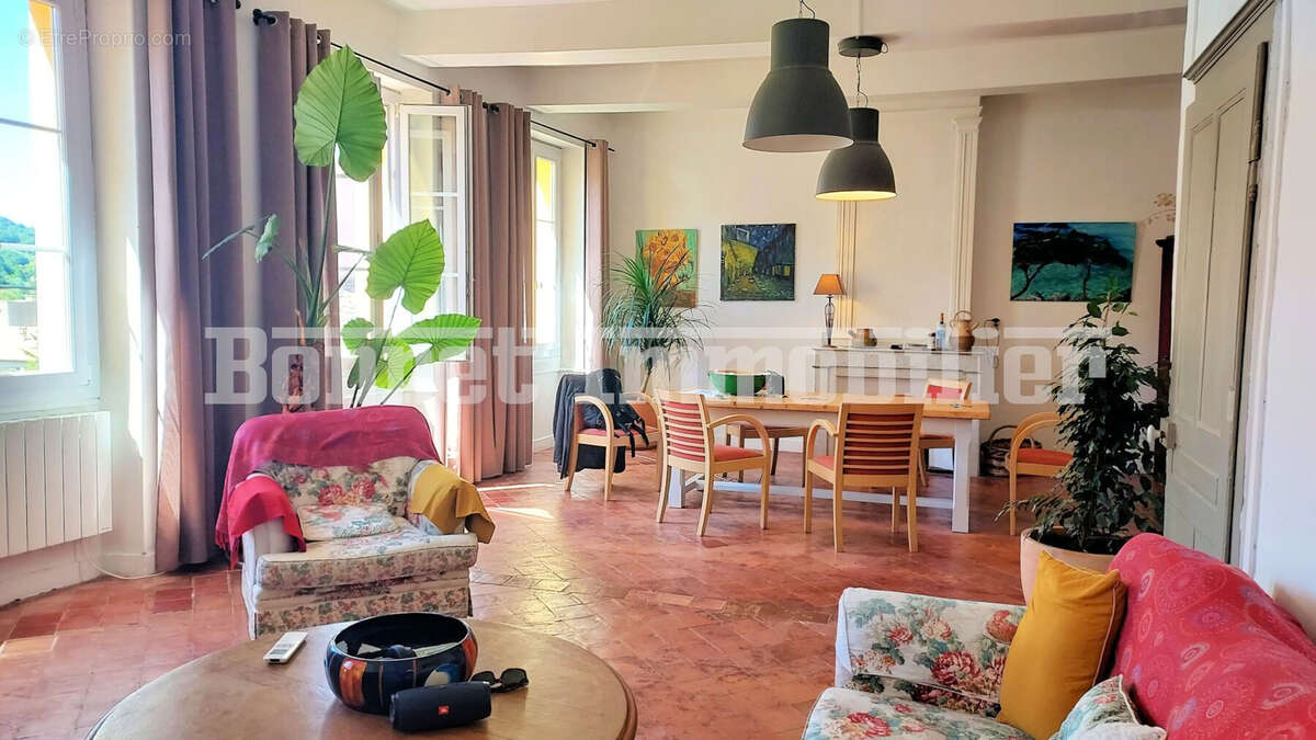 Appartement à NYONS