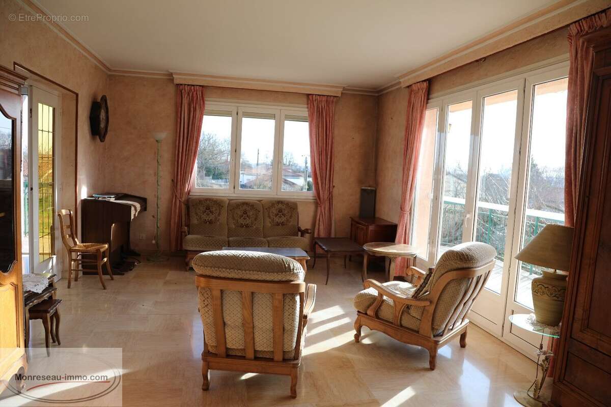 Maison à CHARNAY-LES-MACON