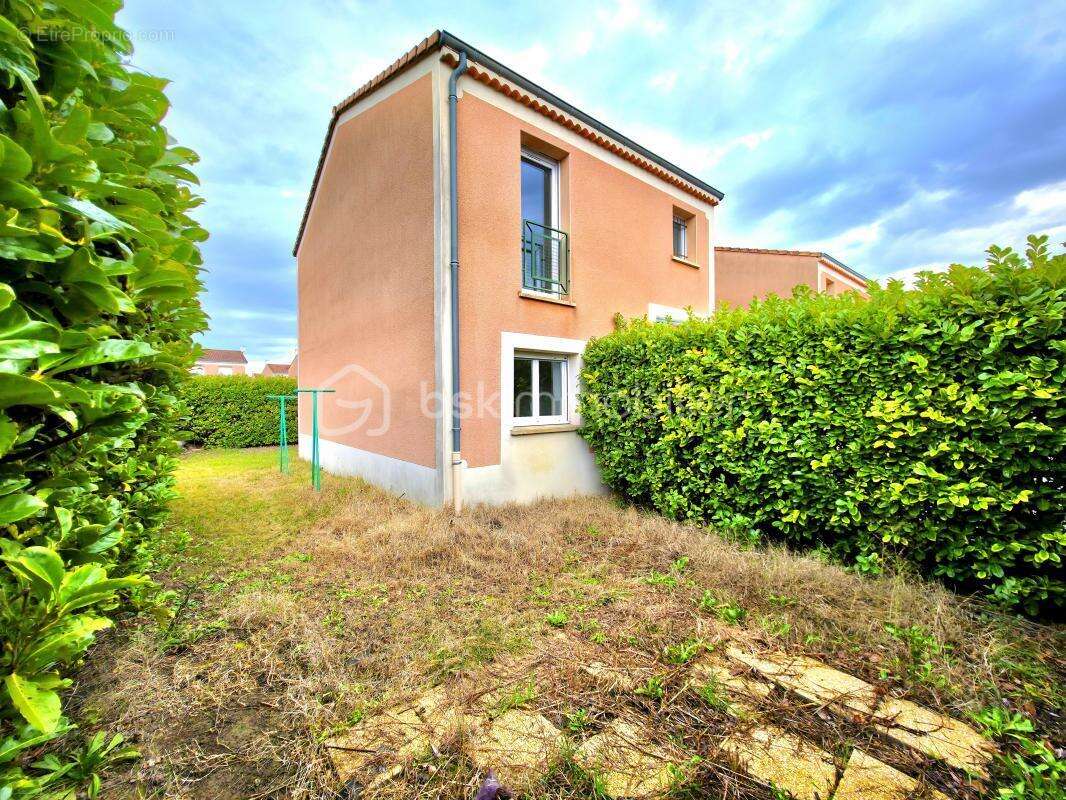 Maison à MONTELIMAR