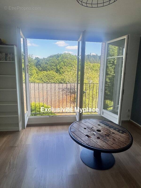 Appartement à BUC