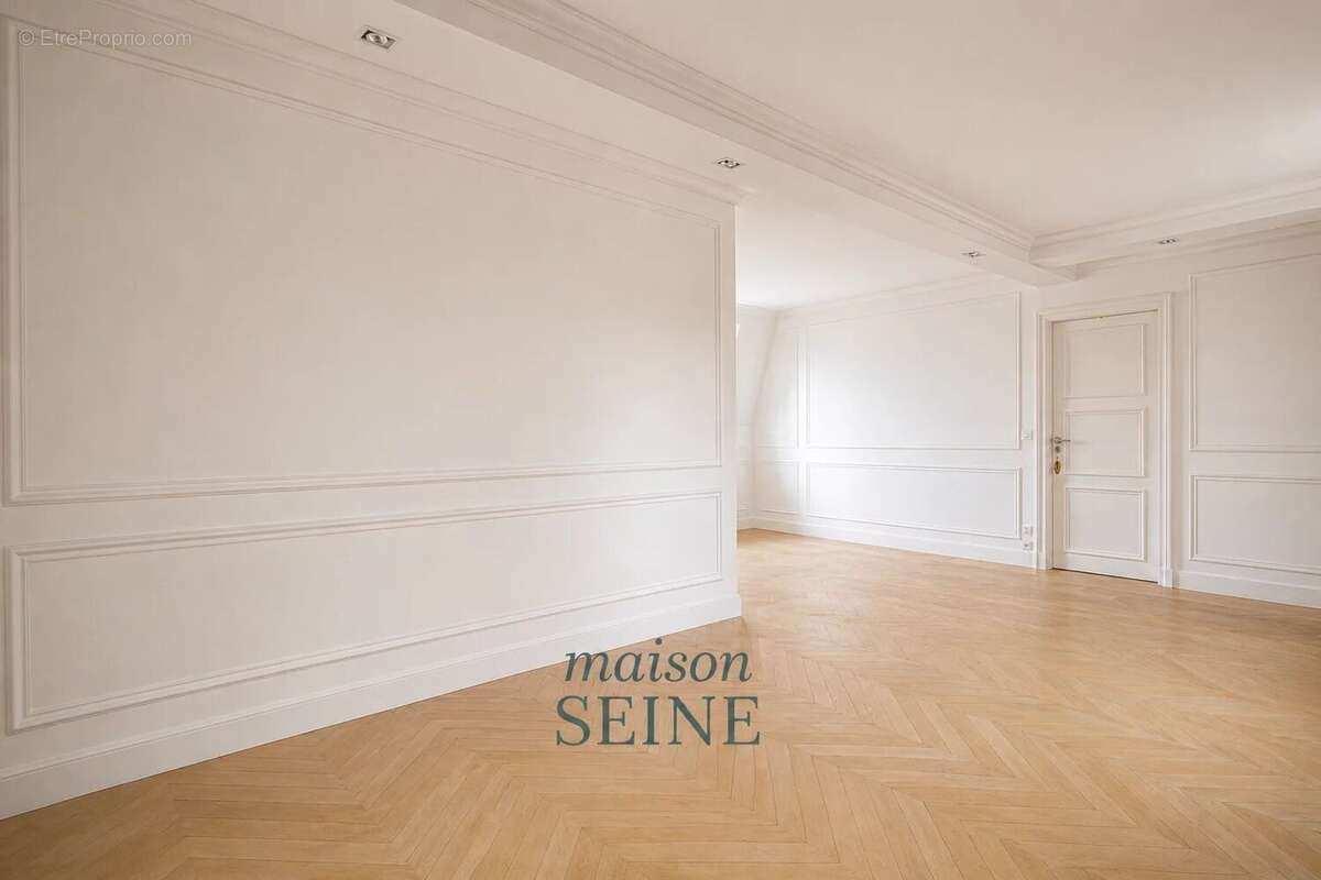 Appartement à NEUILLY-SUR-SEINE
