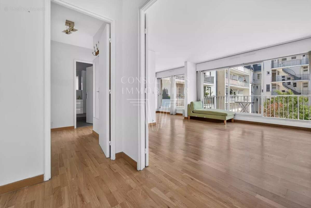Appartement à PARIS-15E