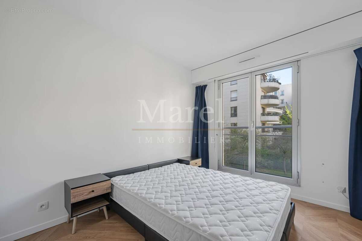 Appartement à COURBEVOIE