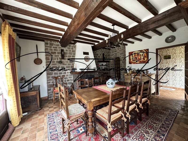 Maison à SAINT-GERMAIN-SUR-AY