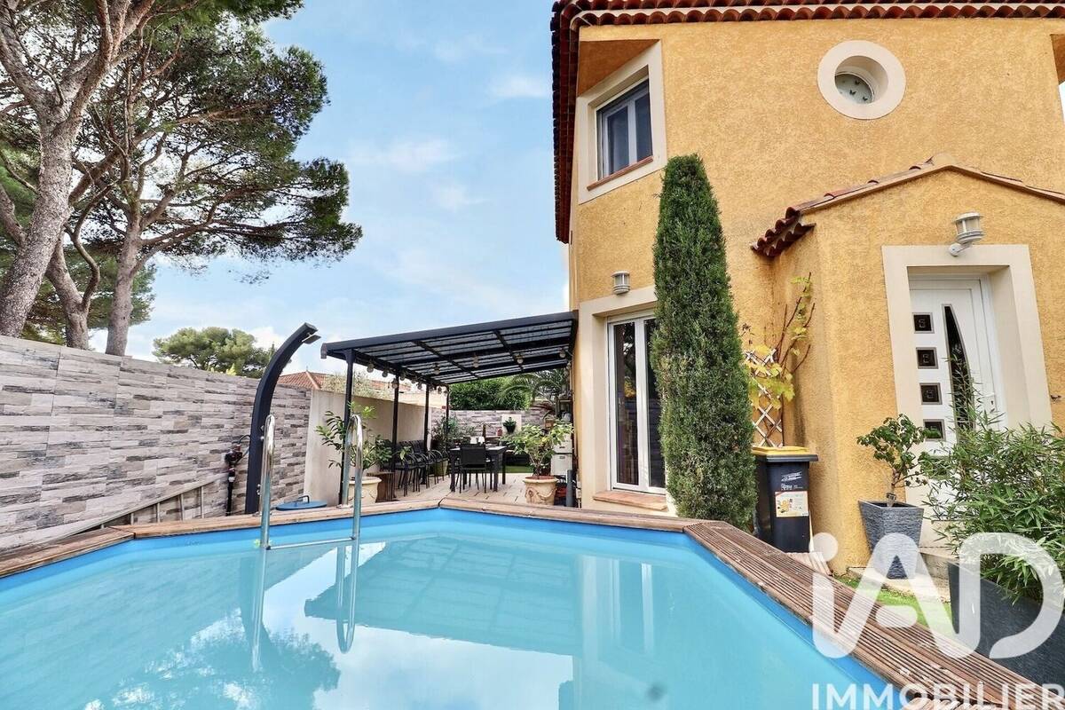 Photo 1 - Maison à SAINT-MITRE-LES-REMPARTS