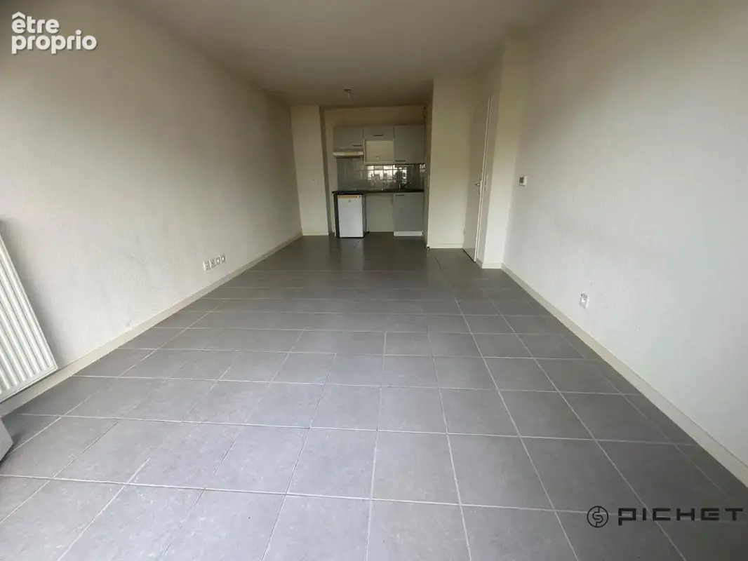 A VENDRE à VILLENVE D'ORNON Appartement de type T2 de 43m² avec terrasse, parking et cellier - photo 5