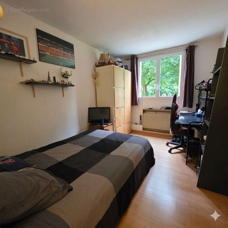 Appartement à NEAUPHLE-LE-CHATEAU