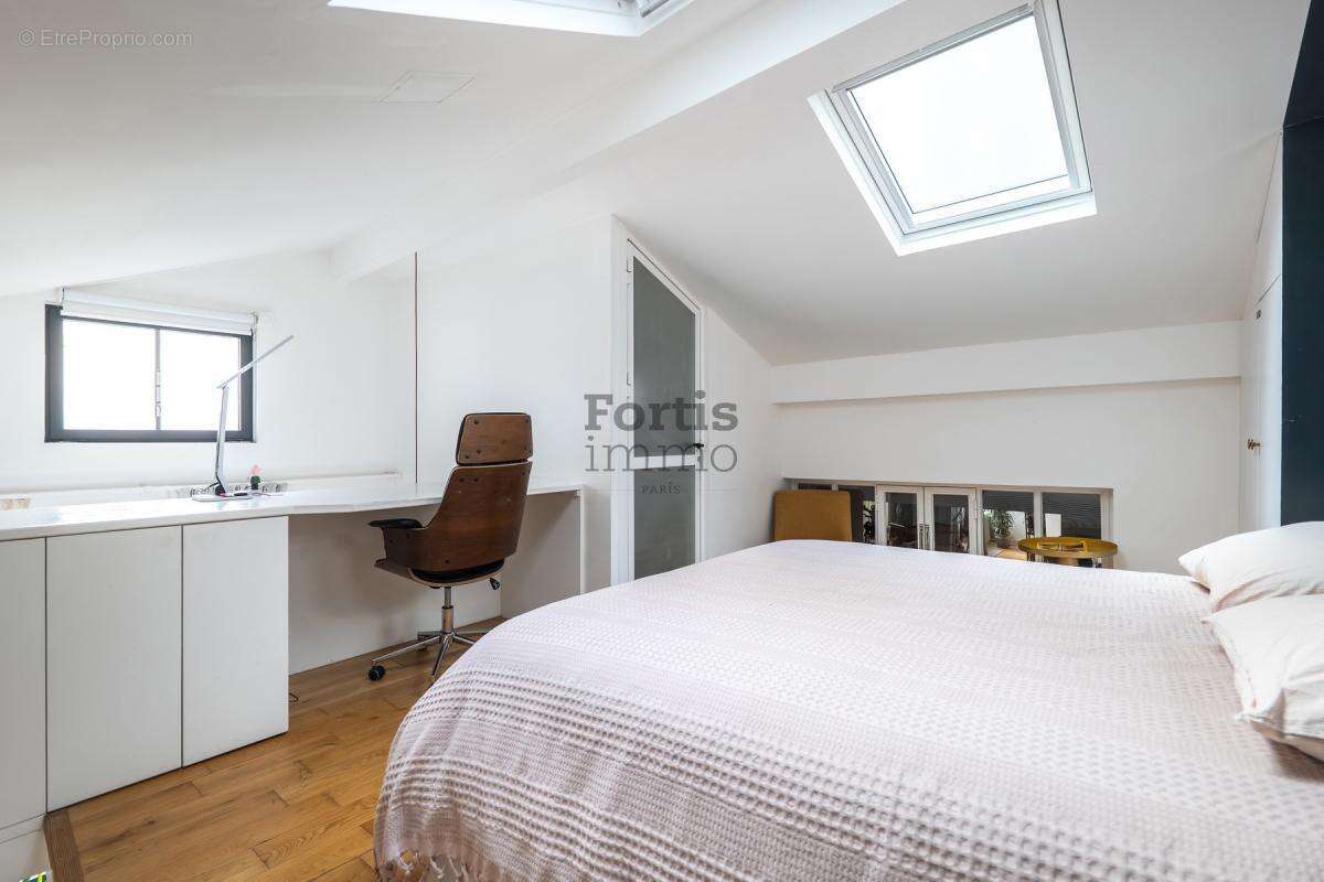 Appartement à PARIS-10E