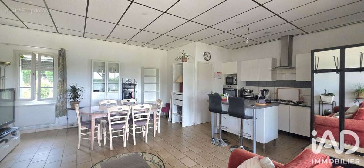 Maison 85 m² à Bourgnac  - photo 3