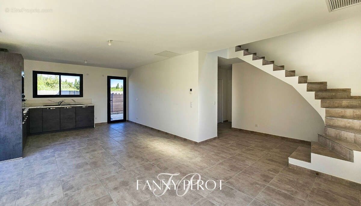 Maison 3 faces de 90 m² avec piscine et garage à Saint-Cyprien - photo 5