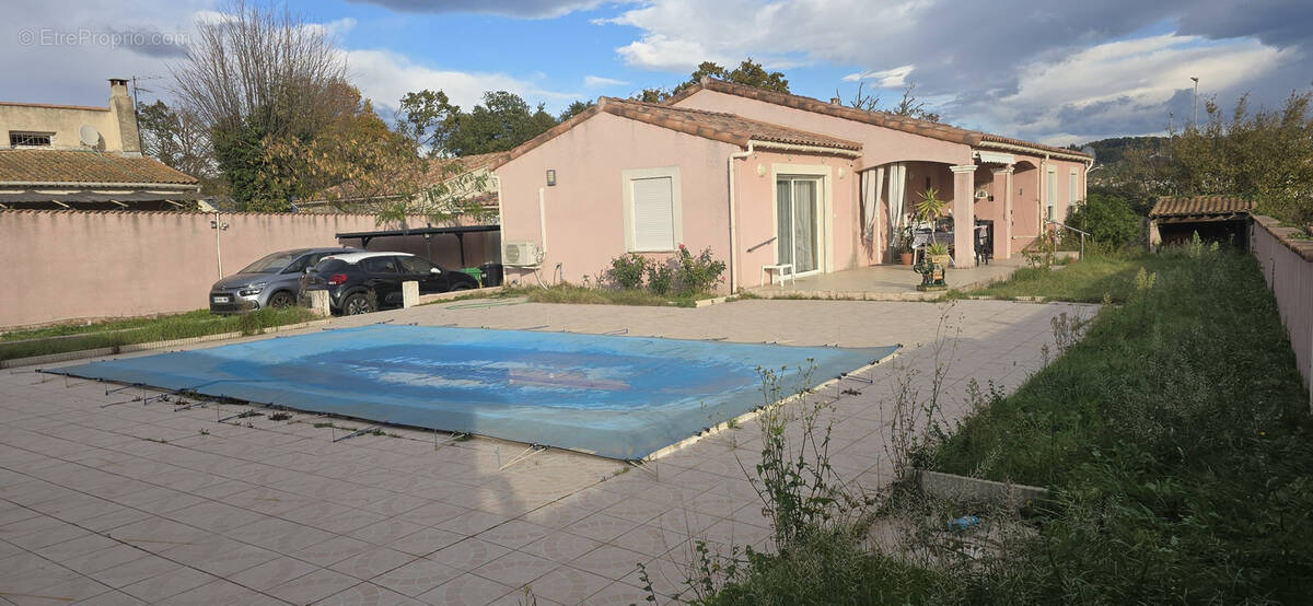 Maison à MORIERES-LES-AVIGNON